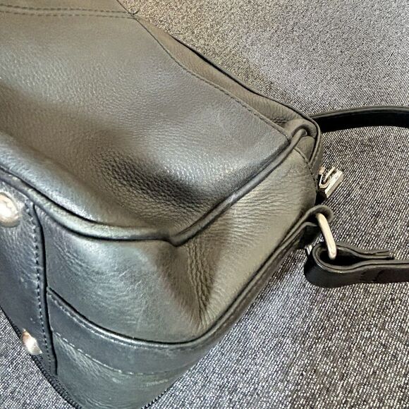 Fossil Shoulder Bag Black 75082 Pebble Soft Leather Organizer Classic Minimalist - Picture 15 of 16